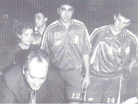  Tony ALGERINI al centro con il n12