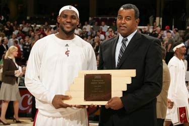  MIKE BANTON vice presidente Nba for p/d con Le Brond James (Cleveland Cavaliers)