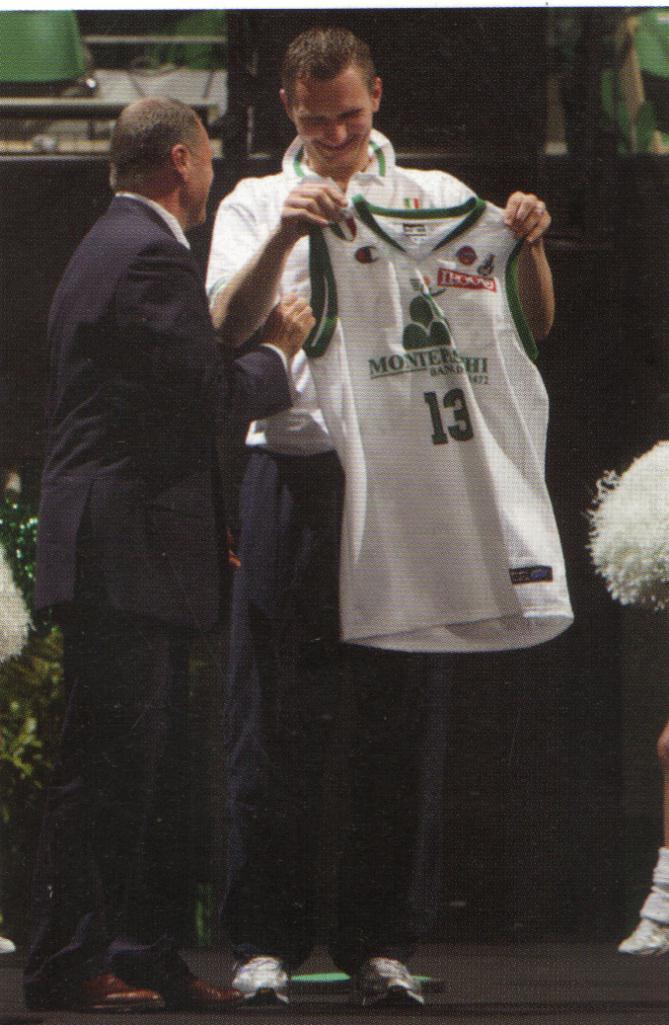 RIMANTAS KAUKENAS con la maglia # 13