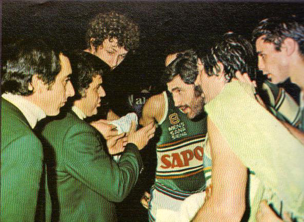 Johnson con la maglia della Sapori Mens Sana Siena